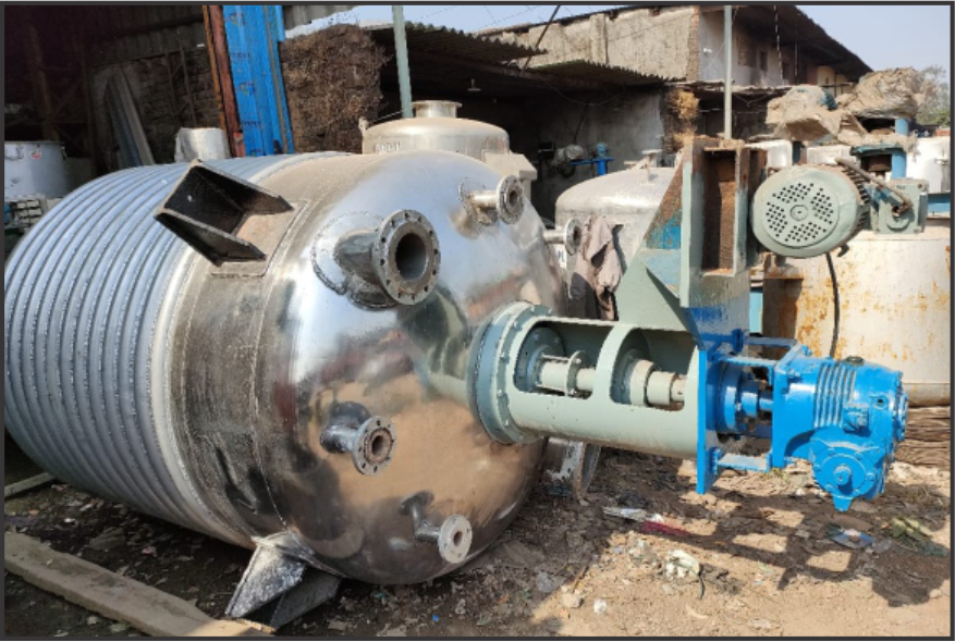 reactor side with heating jacket